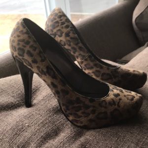 Leopard Pumps